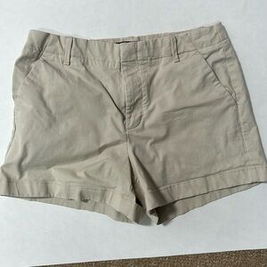 Banana Republic tan shorts 6p